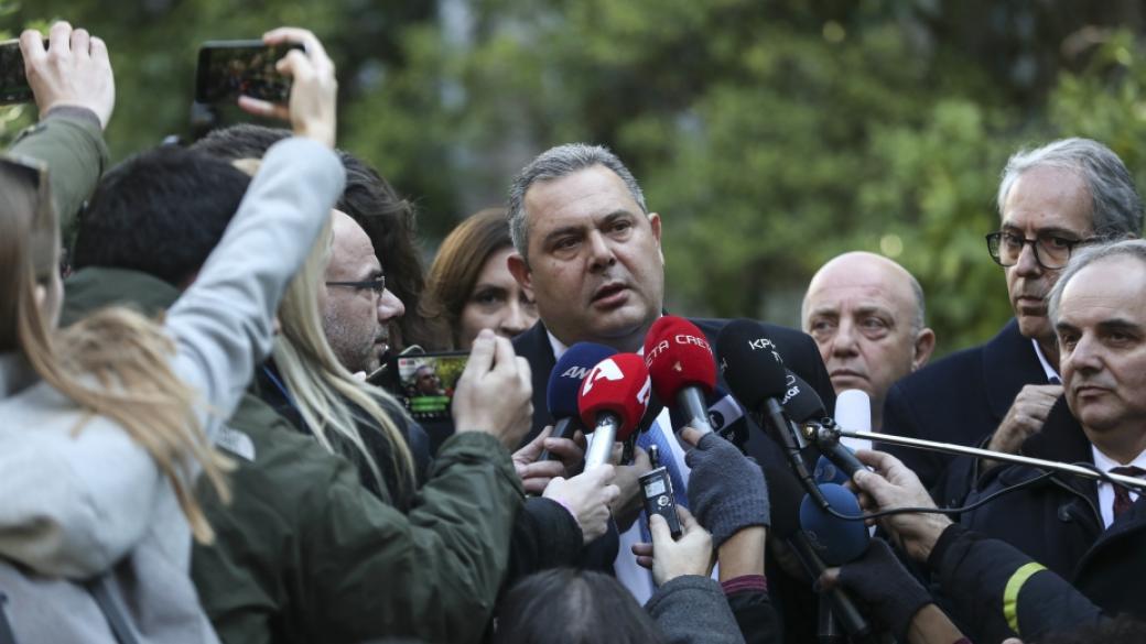 Военният министър на Гърция подаде оставка заради споразумението с Македония