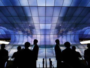 Смартфон на руло, или как LG ще бори конкуренцията на Samsung