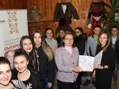 Кампания на Инвестбанк събра средства за училището в Широка лъка