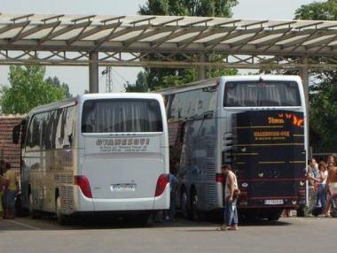 Автобусните превозвачи искат тол системата да не важи за тях