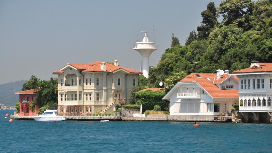Заради евтината лира чужденци заливат турския имотен пазар