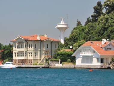 Заради евтината лира чужденци заливат турския имотен пазар