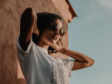 Лондон задължи „инфлуенсърите“ да посочват, когато им се плаща