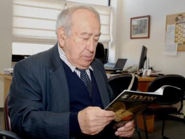 98-годишният милиардер, който все още ходи на работа всеки ден