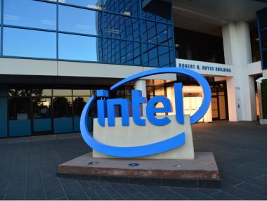 Intel инвестира $11 млрд. в нов завод за чипове в Израел