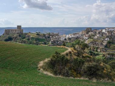 Airbnb дава €900 на месец да живеете в италианско селце