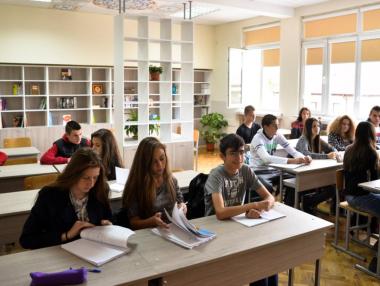 Кабинетът одобри две нови стипендии след завършено основно образование