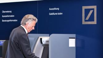 Deutsche Bank с първа годишна печалба от 2014 г.