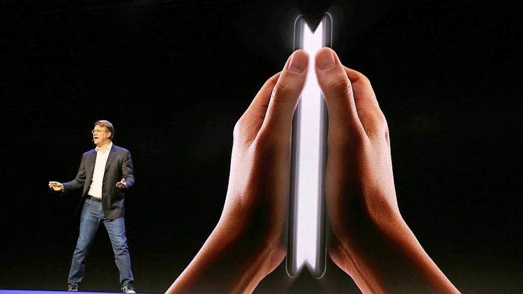 Samsung показа набързо сгъваемия си телефон в промо видео