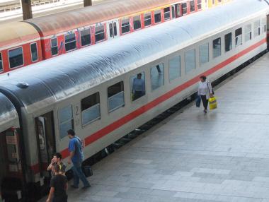 БДЖ пусна предварителна продажба на билети за предстоящите почивни дни