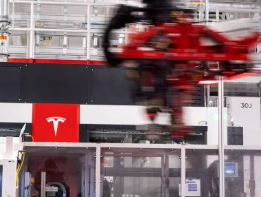 Panasonic преразглежда по-нататъшните си инвестиции в Tesla Gigafactory