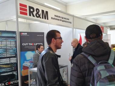 R&M стартира Академия за инженери в София