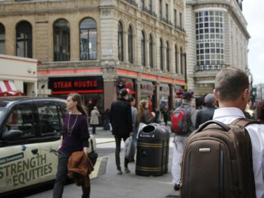 На британците вече им се налага да работят