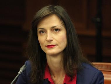 Мария Габриел: Само който не работи, не греши