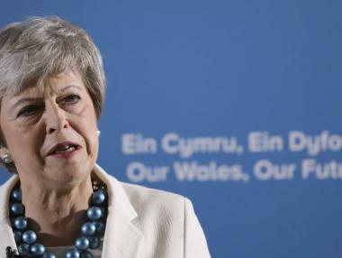 Съпартиец към Тереза Мей: Защо не подадеш оставка?