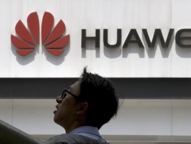 Huawei остава и без чиповете на Qualcomm и Intel
