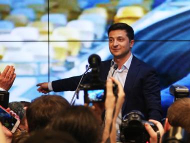 Зеленски търси депутати за партията си с конкурс