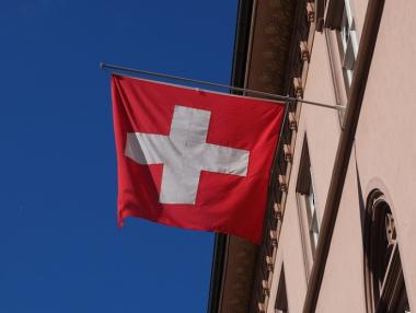 Швейцария премахва всички ограничения за българите от днес