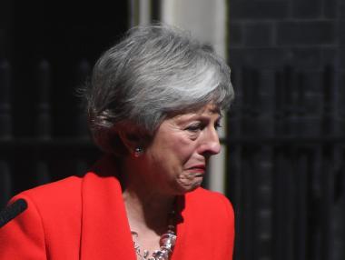Тереза Мей подаде оставка
