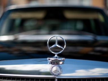 Daimler изтегля 60 000 автомобила Mercedes-Benz от Германия