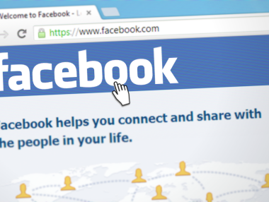 Бъг засегна част от функциите на Facebook