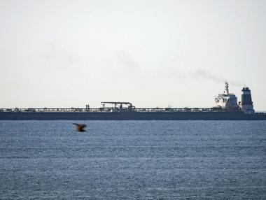 Лондон задържа танкер, нарушавал санкциите срещу Сирия