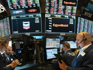 Намекът на Фед за понижение на лихвите още тласка нагоре индексите в САЩ