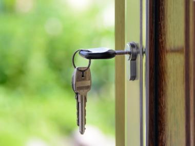 Високите цени на имотите затрудняват сключването на сделки