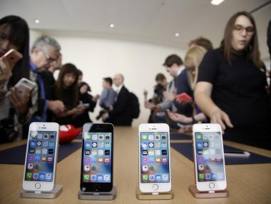 Apple продължава пътя си надолу в топ 5 на най-продаваните смартфони