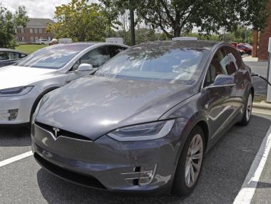 Заради поевтиняването на юана Tesla ще вдигне цените си за Китай