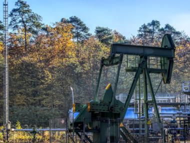 Петролът поскъпна след отслабване на страховете за рецесия