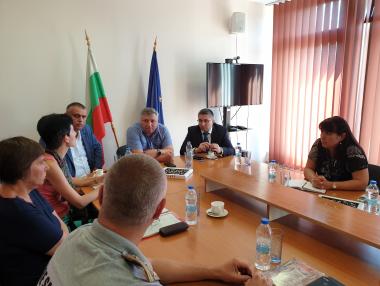 Нанков обеща „кардинални мерки“ за боклуците под „Струма“