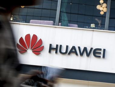 Huawei обвини САЩ в кибератаки и „безскрупулно“ поведение