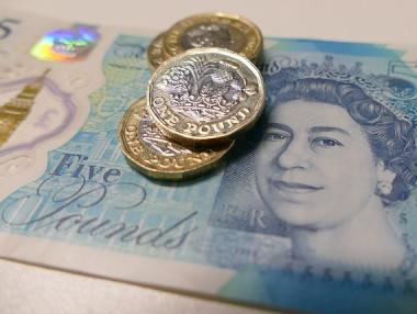 Паундът на двумечесен връх преди новите разговори за Brexit