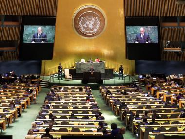 Радев: За година международната общност няма пробив за нито един значим конфликт