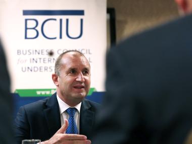 Радев: Кабинетът и бизнесът да си напишат домашното, за да привлекат инвеститори