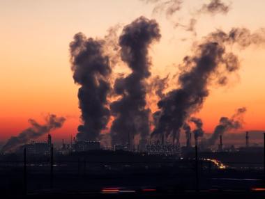 Guardian: 20 фирми са отговорни за една трета от вредните емисии