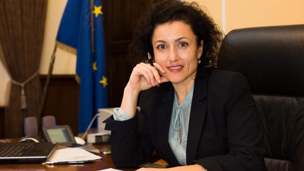 Десислава Танева: Само европейци ще могат да купуват земя в България