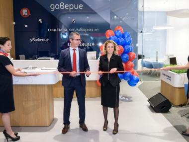 Пощенска банка откри три клона от ново поколение