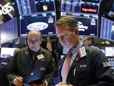 Намекът за отлагане на търговското решение удари индексите