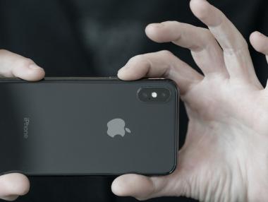 Apple ще яхне 5G-вълната с четири модела iPhone