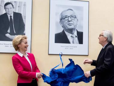 Урсула фон дер Лайен официално стъпи в длъжност