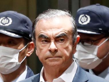 Как подсъдимият бивш шеф на Nissan изчезна от Япония