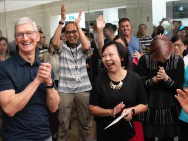 Тим Кук дари $2 млн. в акции на Apple за благотворителност