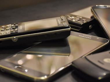 6 емблематични дизайна на мобилни телефони от началото на века