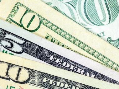 Най-слаб ръст на заплатите в САЩ от юли 2018 г. насам