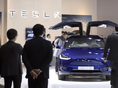 Автомобилите на Tesla скоро ще започнат да говорят на пешеходците