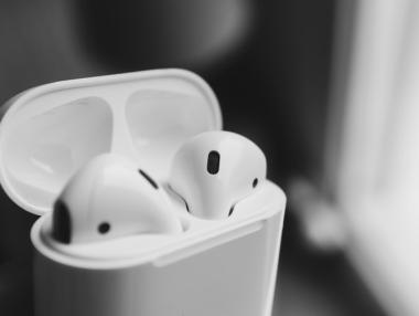 Apple се радва на почти 100% ръст в продажбите на AirPods през 2019 г.
