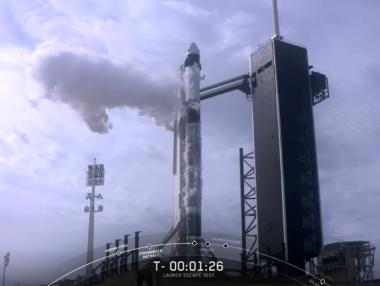 SpaceX с успешен тест на системата за аварийно спасяване на екипаж