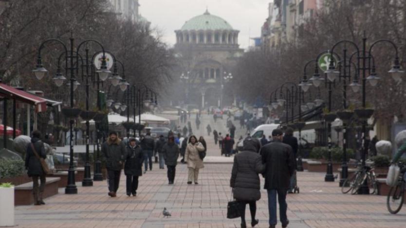 България продължава да е на дъното в ЕС по минимална заплата (графика)